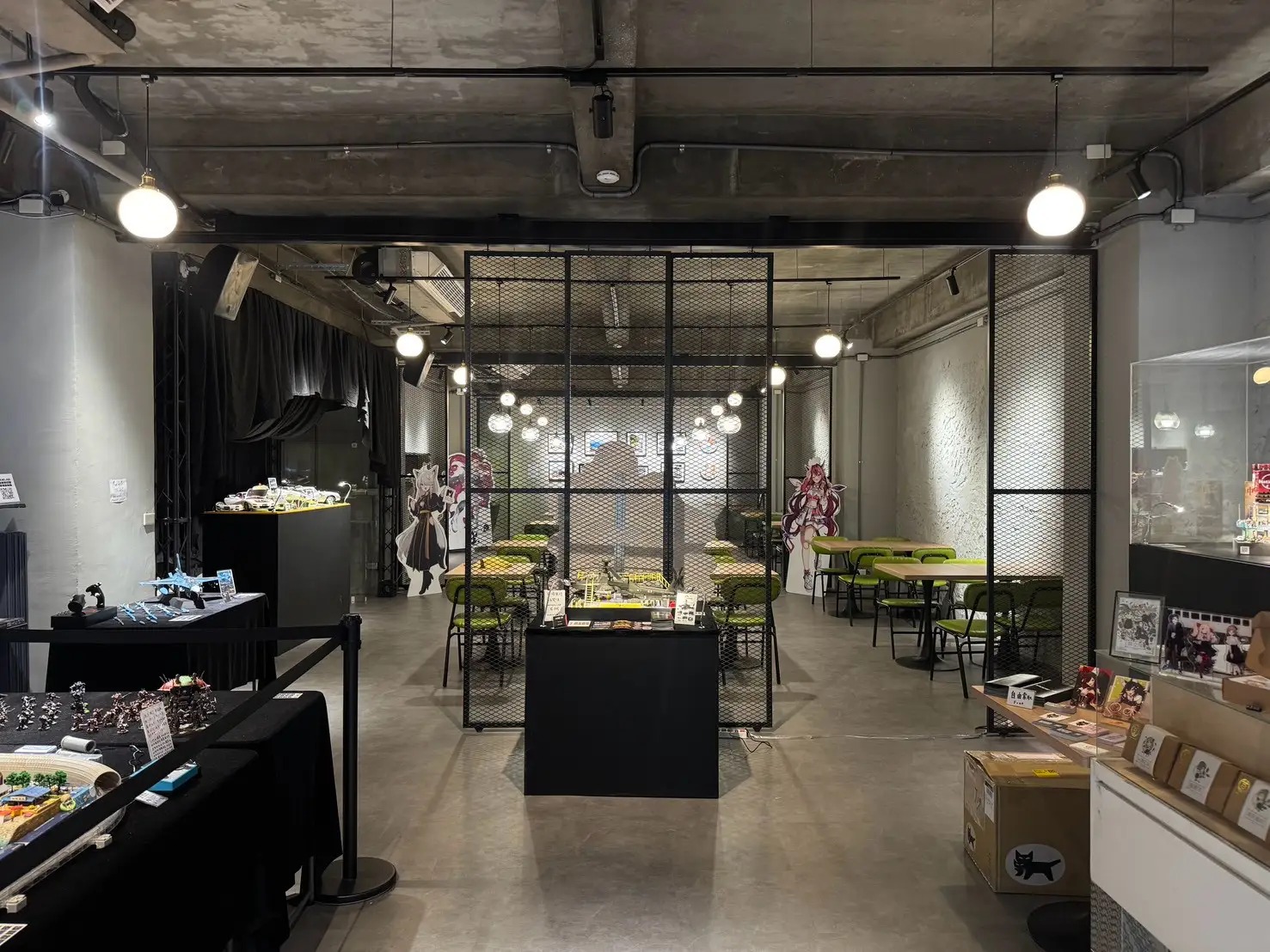 KUSA草咖啡 展覽物販陳列