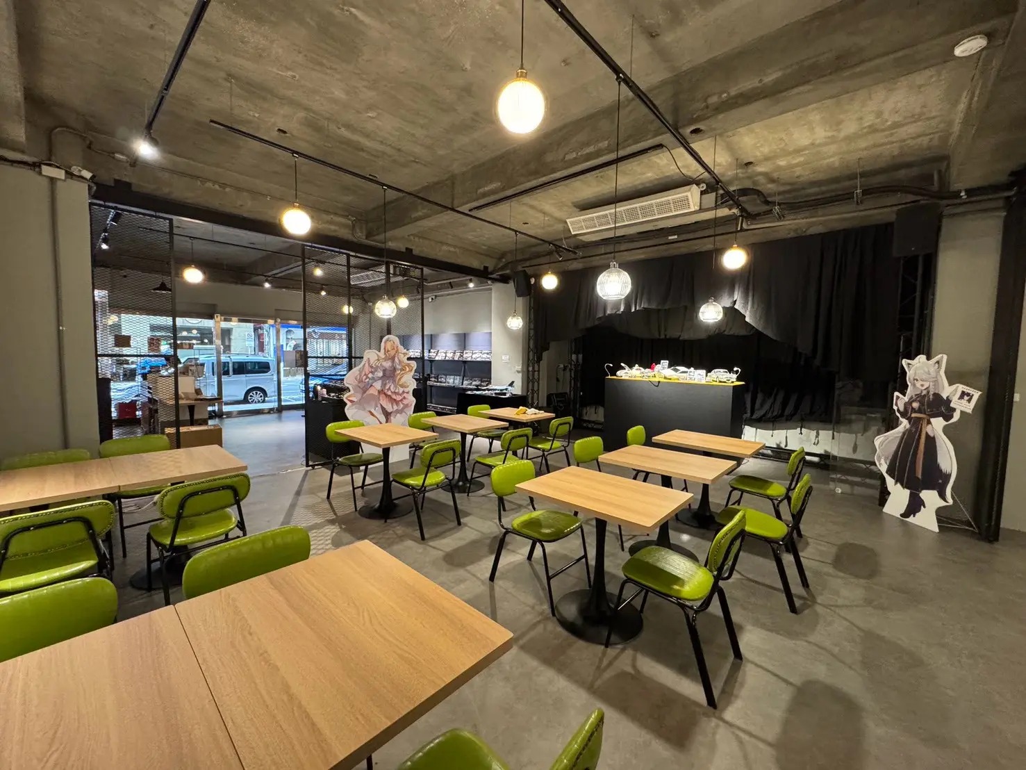 KUSA草咖啡 內用用餐座位